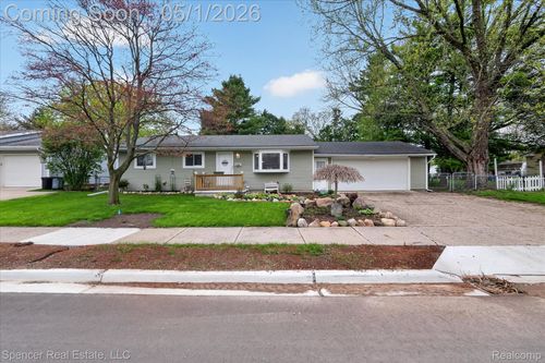 1334 1st St, Lapeer, MI, 48446-1221 | Card Image