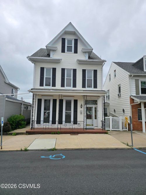 42 S Hickory St, Mount Carmel, PA, 17851-2117 | Card Image