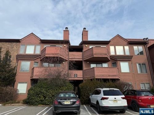 220B Washington Ave, Fort Lee, NJ, 07024-4000 | Card Image