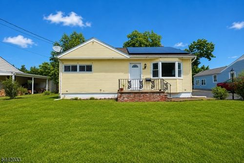 1429 Washington Ave, Pompton Lakes, NJ, 07442-1525 | Card Image