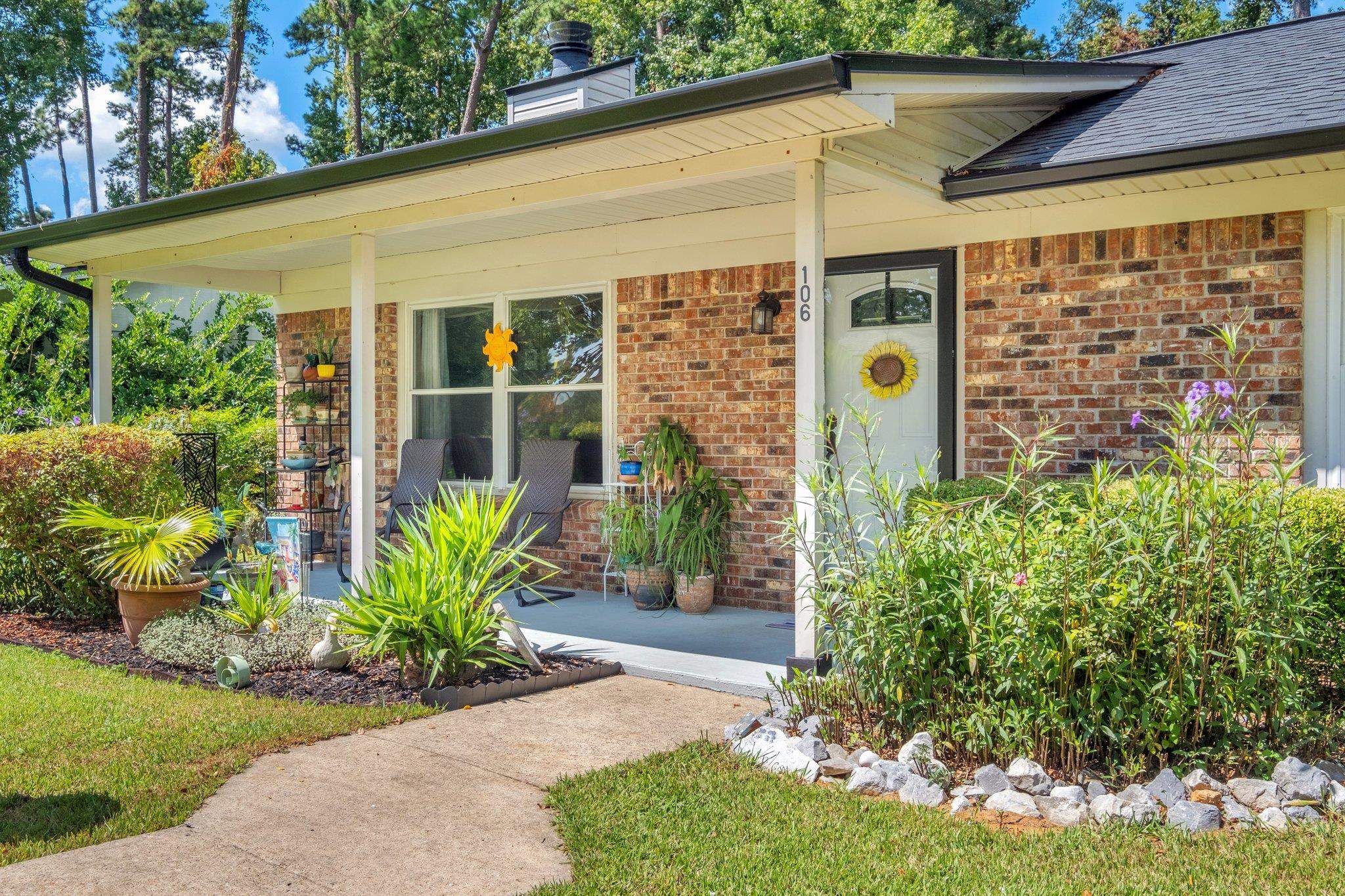 Dawn Lauren Ln, Tallahassee, FL 32301