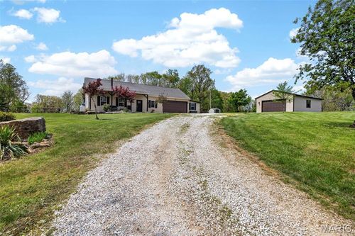 16731 Baumann Ln, Warrenton, MO, 63383-7368 | Card Image