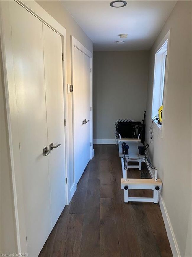 38 Oak Ave, House other with 3 bedrooms, 2 bathrooms and 5 parking in Dundas ON | Image 23