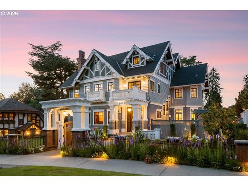 2023 Sw Montgomery Dr, Portland, OR, 97201-2442 | Card Image