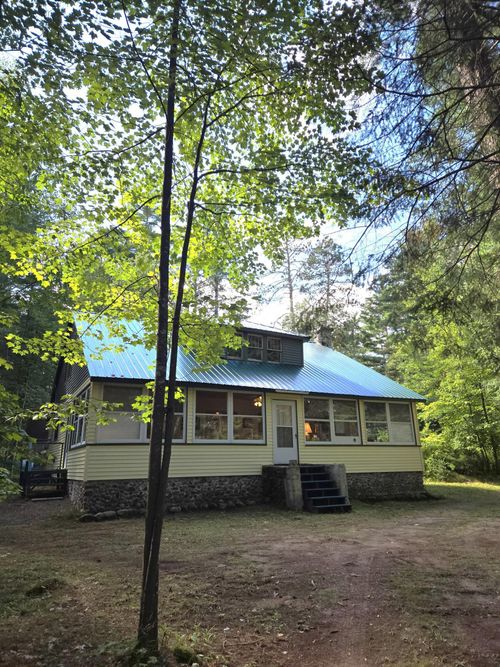 9306 E Park Ave, Solon Springs, WI, 54873-8070 | Card Image