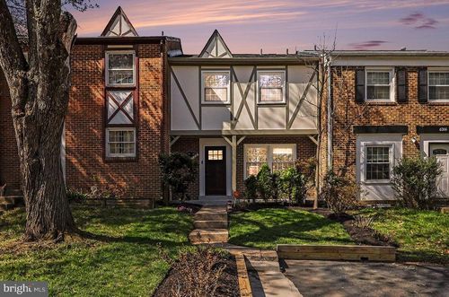 6308 Paddington Ln, CENTREVILLE, VA, 20120-1811 | Card Image