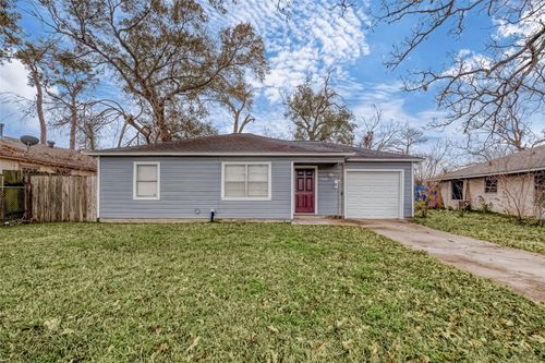 7523 Roswell St, Houston, TX, 77022-6141 | Card Image