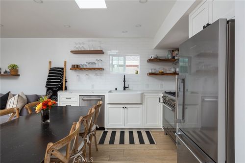 394 E 20th St, Costa Mesa, CA, 92627 | Card Image