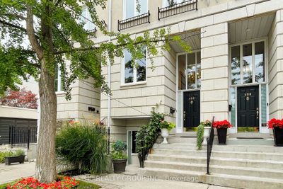 492 Macpherson Ave, Home with 3 bedrooms, 5 bathrooms and 2 parking in Toronto ON | Image 3