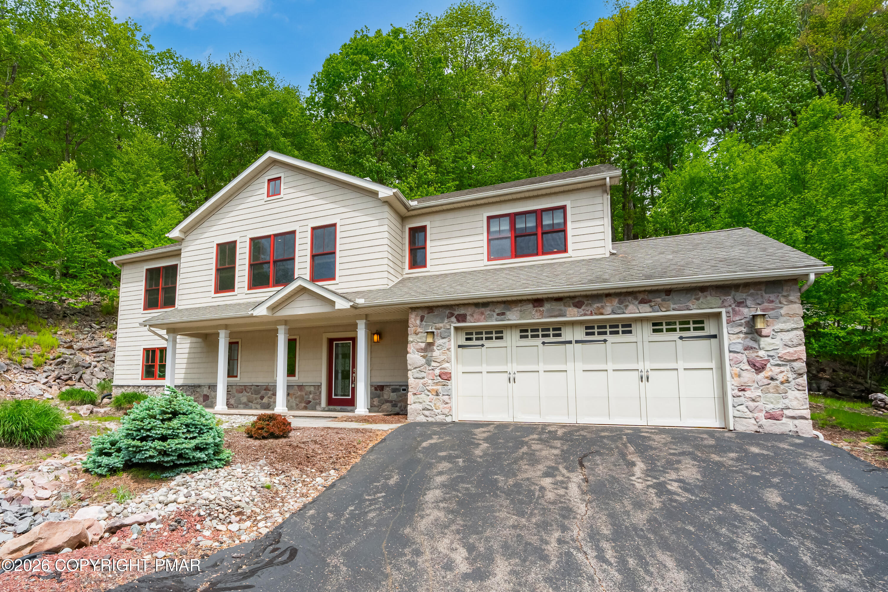 Residential in Lake Harmony 4