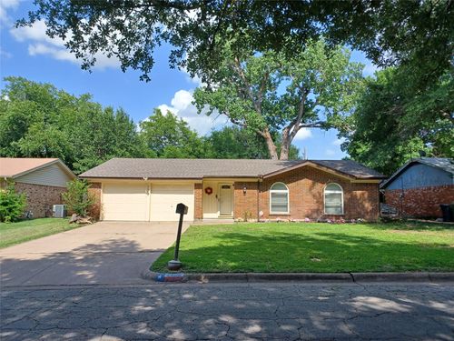 2605 Kingston St, Arlington, TX, 76015-1415 | Card Image