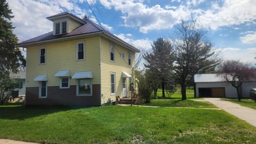 312 Commercial St, Strawberry Point, IA, 52076-9654 | Card Image