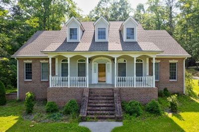 557 Veterans Parkway, Home with 3 bedrooms, 3 bathrooms and null parking in Fayetteville GA | Image 2