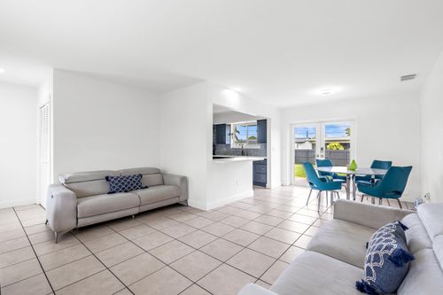 8781 Nw 15th St, Pembroke Pines, FL, 33024-4731 | Card Image