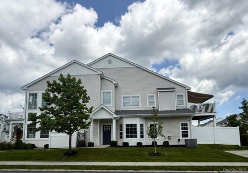 61 Avery Drive N, Brookhaven, NY, 11934 | Card Image