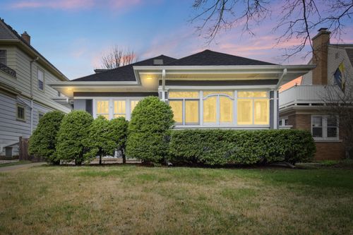 4455 N Frederick Ave, Shorewood, WI, 53211-1653 | Card Image