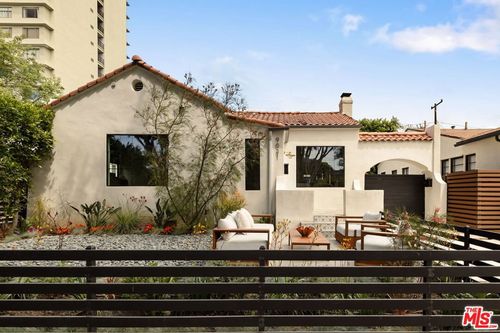 9031 Elevado St, West Hollywood, CA, 90069-4804 | Card Image