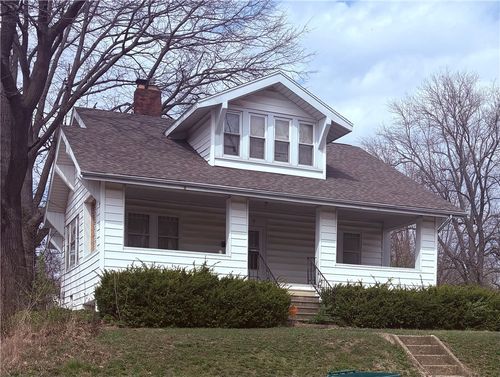 2104 E Cantrell St, Decatur, IL, 62521-3218 | Card Image
