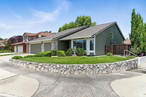 1415 Quail Walk Dr, Gilroy, CA, 95020-7711 | Card Image