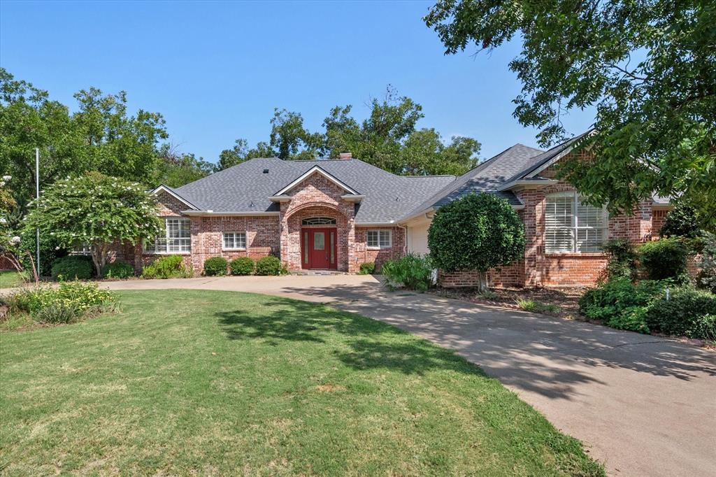 Nutcracker Dr, Granbury, TX 76049
