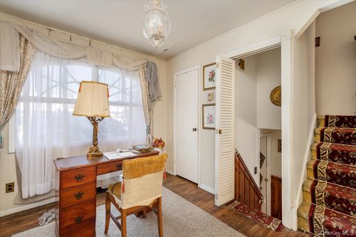 9 Walnut Pl, Oyster Bay, NY, 11771-1411 | Card Image