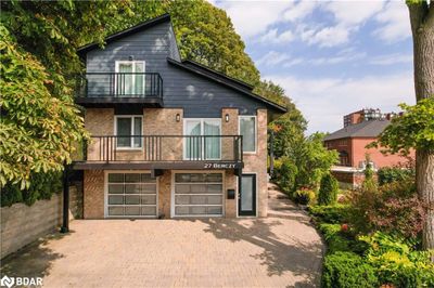 27 Berczy St, House other with 5 bedrooms, 3 bathrooms and 6 parking in Barrie ON | Image 1