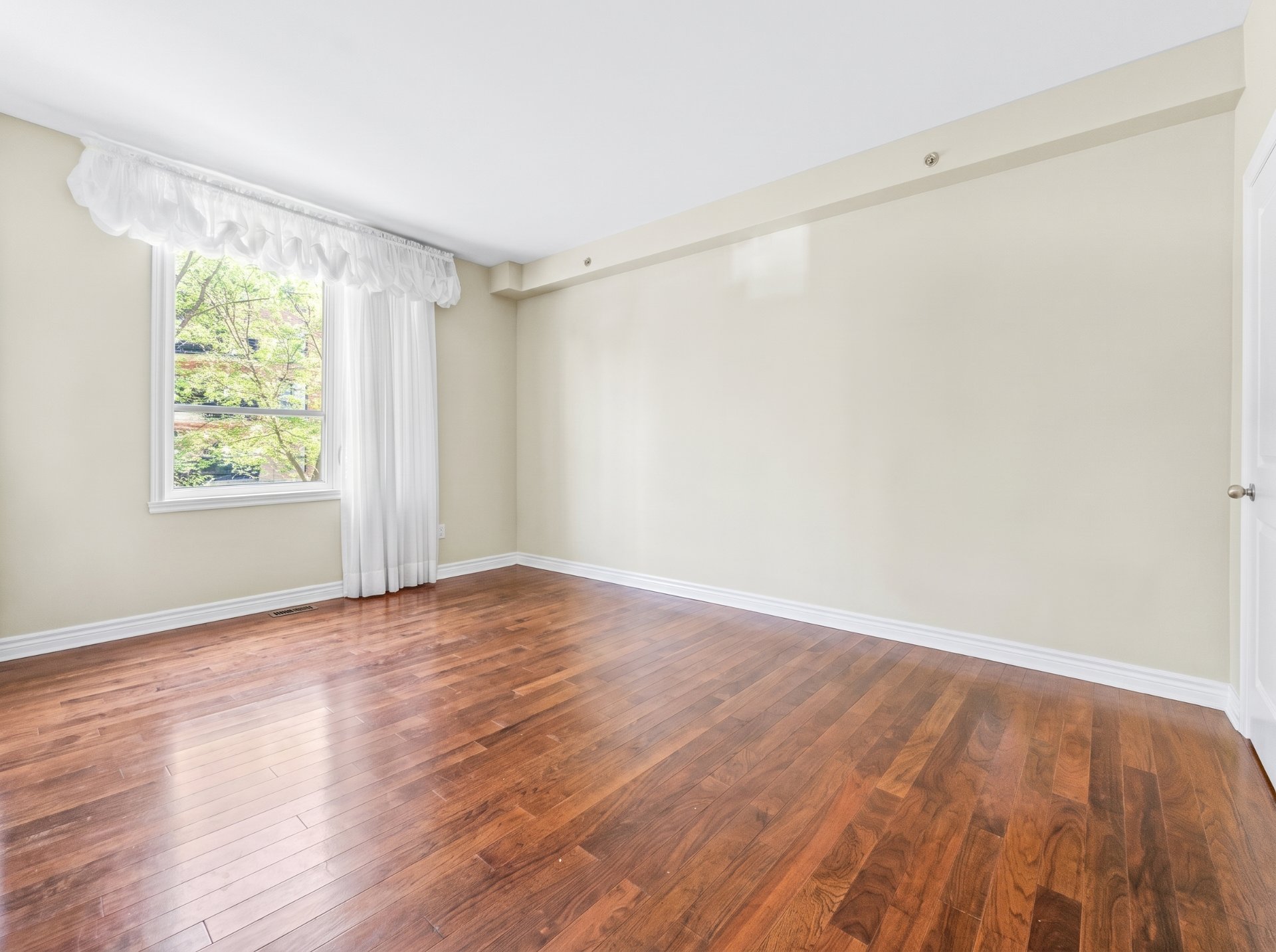 Residential Lease in Dollard-Des-Ormeaux 3