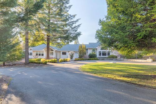 353 Hixson Dr, Grants Pass, OR, 97526-9118 | Card Image