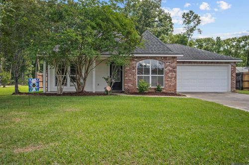 35038 Napoleon Dr, Denham Springs, LA, 70706-2704 | Card Image