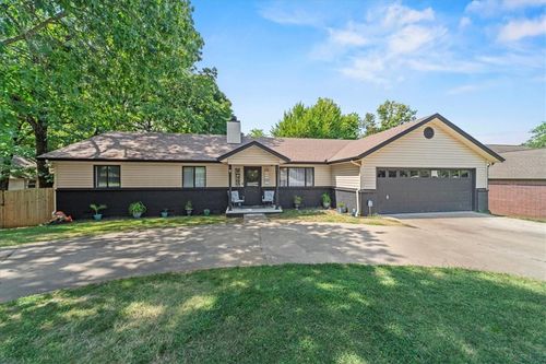 11 N Sycamore Ave, West Fork, AR, 72774-3018 | Card Image