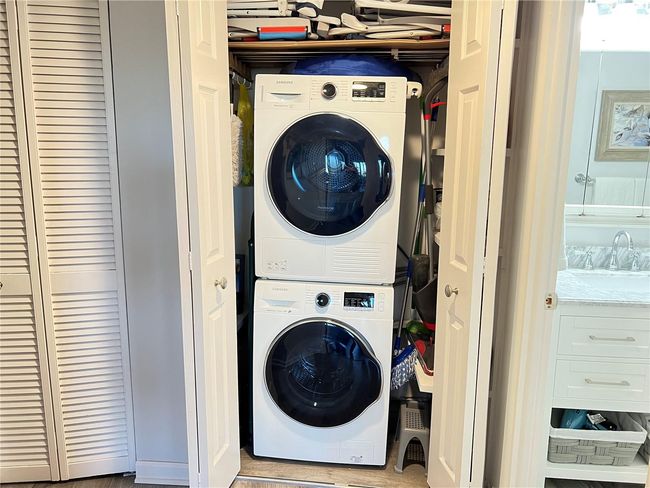 In unit laundry | Image 14