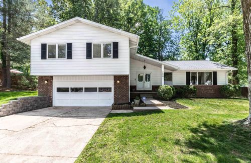 7599 Meadow Ln, Newburgh, IN, 47630-2849 | Card Image