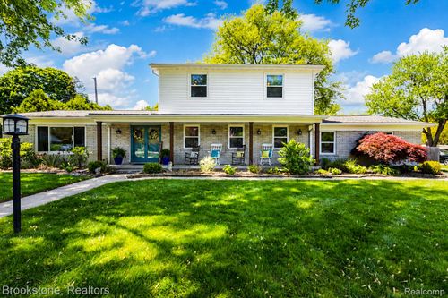 20323 N Riverhill Dr, Clinton Township, MI, 48036-1867 | Card Image