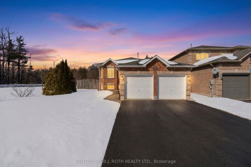 63 Kenwell Cres, Barrie, ON, L4N0A3 | Card Image
