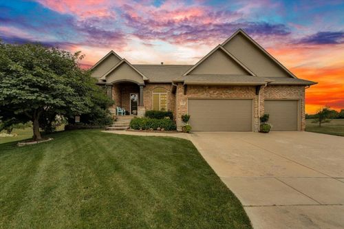 2200 N Chestnut Ct, Augusta, KS, 67010-2435 | Card Image
