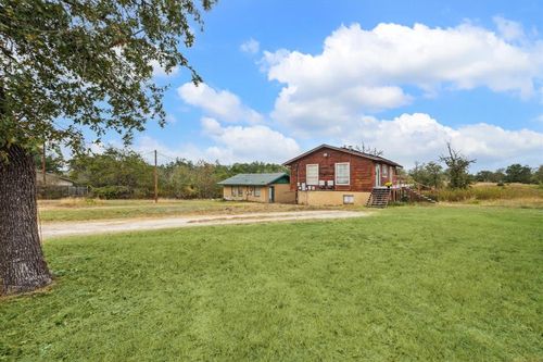 537 Leisure Ln, Cedar Creek, TX, 78612-3961 | Card Image