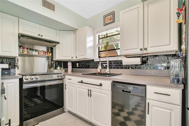 7 Clarendon Ct, House other with 3 bedrooms, 2 bathrooms and null parking in Daytona Beach FL | Image 6