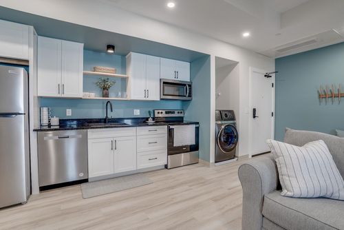 apt-201-4 Bridge St, Nashua, NH, 03060-3561 | Card Image