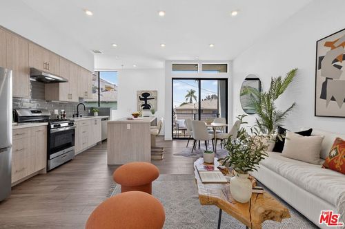 1204 N Orange Grove Ave, West Hollywood, CA, 90046-5312 | Card Image