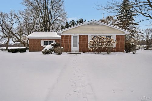 2118 Finch Dr, Saginaw, MI, 48601-5715 | Card Image