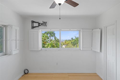 ph2f-2539 S Bayshore Dr, Miami, FL, 33133-4738 | Card Image