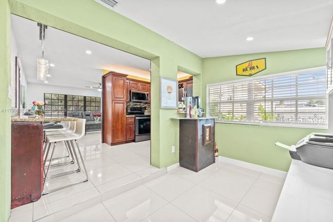 6800 Sw 26 Th St, House other with 2 bedrooms, 3 bathrooms and null parking in Miramar FL | Image 11