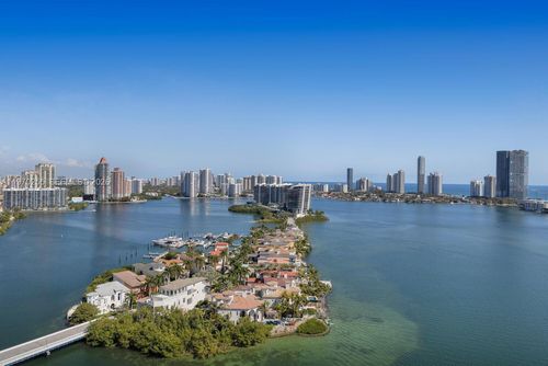 2504-3000 Island Blvd, Aventura, FL, 33160-4923 | Card Image