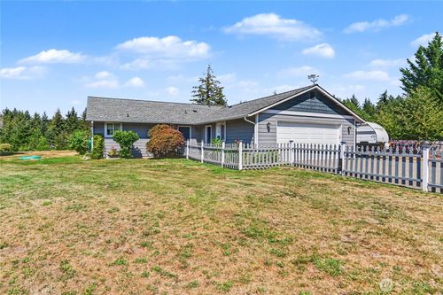 251 E Nikki Ln, Belfair, WA, 98528-9572 | Card Image