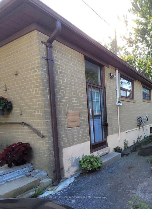 basement-26 Richardson Dr, Aurora, ON, L4G1Z1 | Card Image