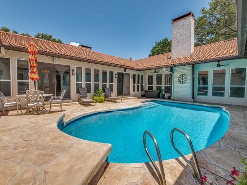 1425 Meyers Rd, Irving, TX, 75060-5856 | Card Image
