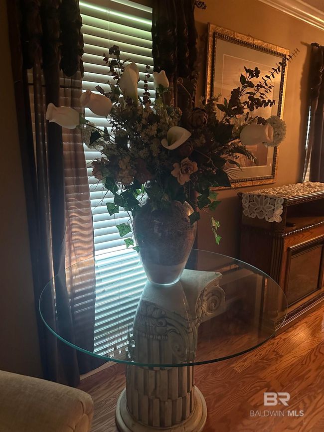 Dining Area | Image 8