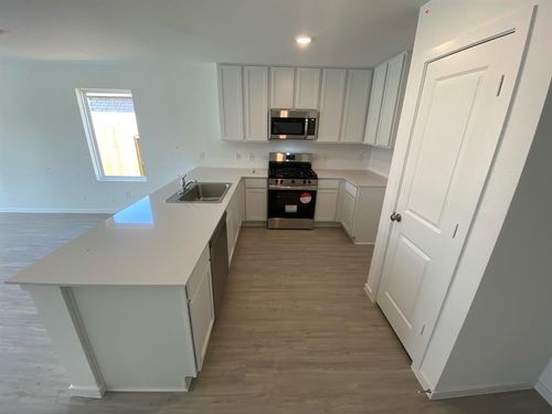 464 Shoreview Dr, Conroe, TX, 77303-2290 | Card Image