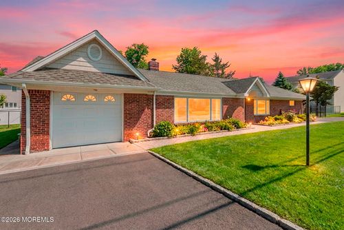 786 Wood Ave, Colonia, NJ, 07067-1916 | Card Image