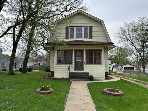 815 11th St, De Witt, IA, 52742-1326 | Card Image